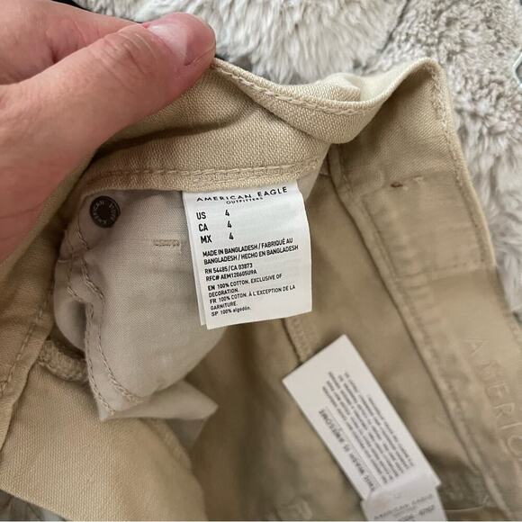New American Eagle Mom Shorts Tan Distressed High Rise - Picture 7 of 8